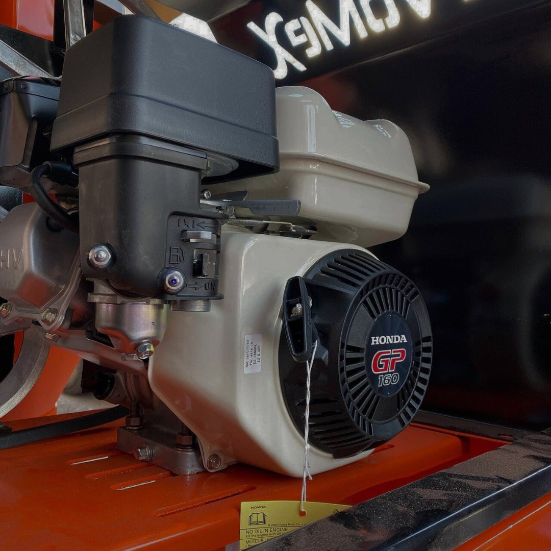 SE VENDE _REVOLVEDORA 1 SACO, MOTOR HONDA 5.5 HP